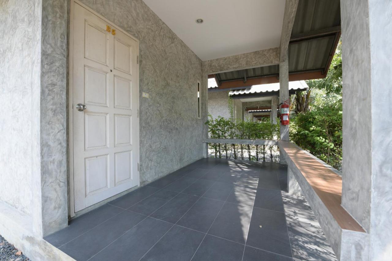 Oyo 522 Waaina Resort Rayong Exterior photo