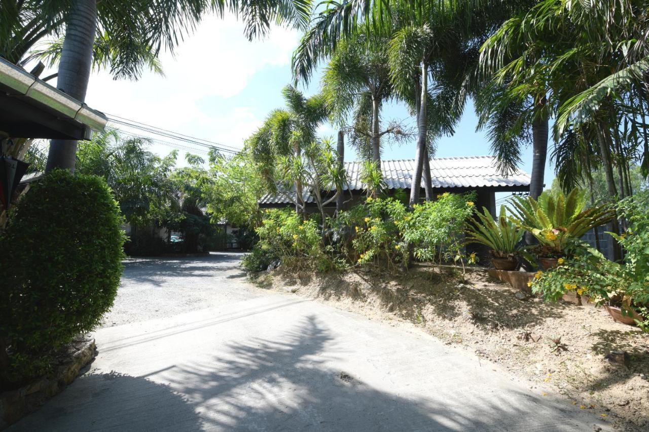 Oyo 522 Waaina Resort Rayong Exterior photo
